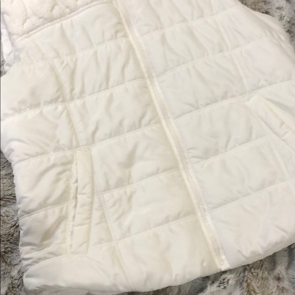 Aeropostale xl winter puffer vest fur trim - Picture 4 of 8